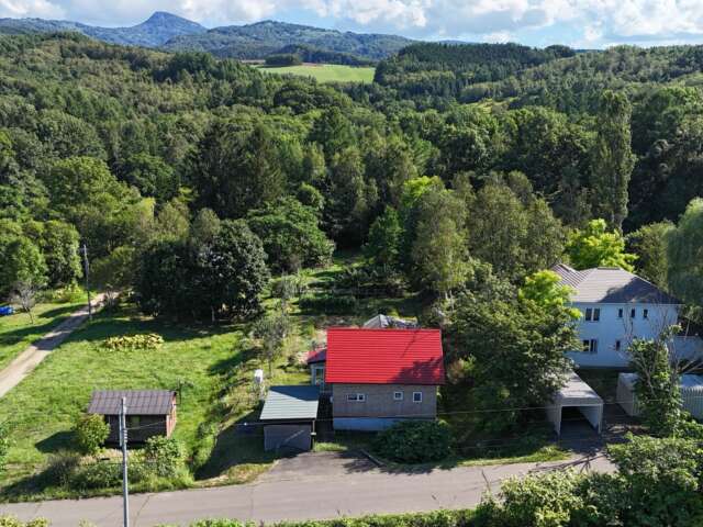 Red cottage 10